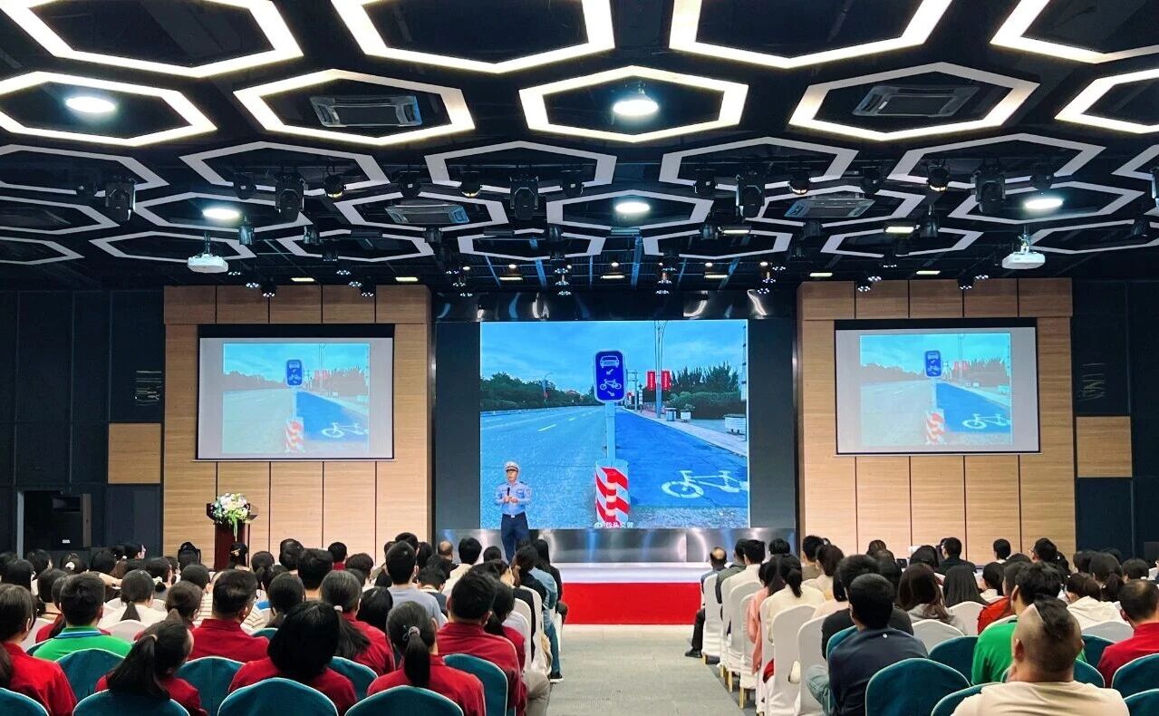 1762422098214210.jpg 5.jpg